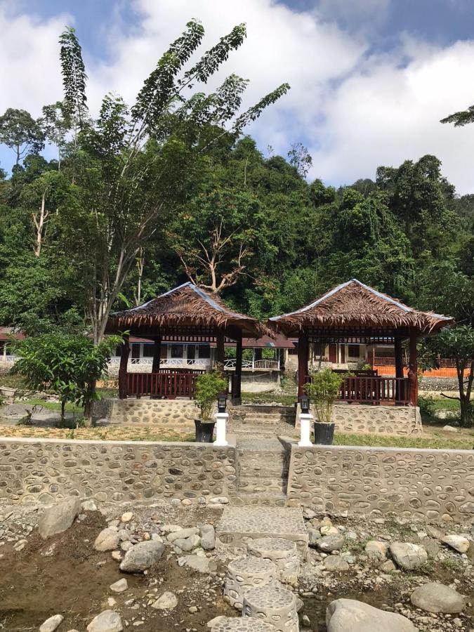 Thomas' Retreat Bukit Lawang Hotel Luaran gambar