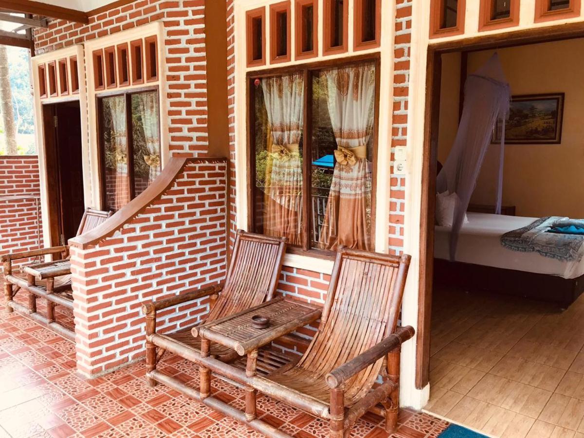 Thomas' Retreat Bukit Lawang Hotel Luaran gambar
