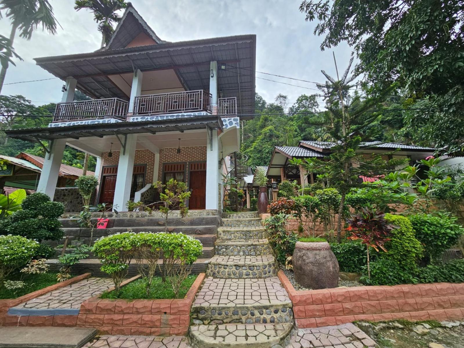 Thomas' Retreat Bukit Lawang Hotel Luaran gambar