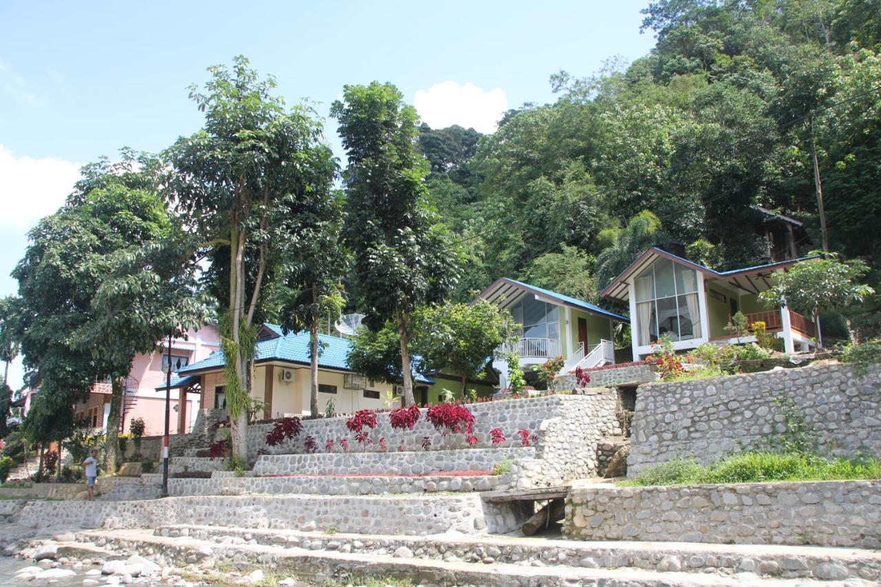 Thomas' Retreat Bukit Lawang Hotel Luaran gambar